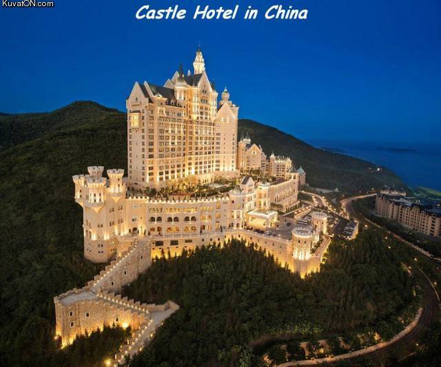 castle_hotel.jpg