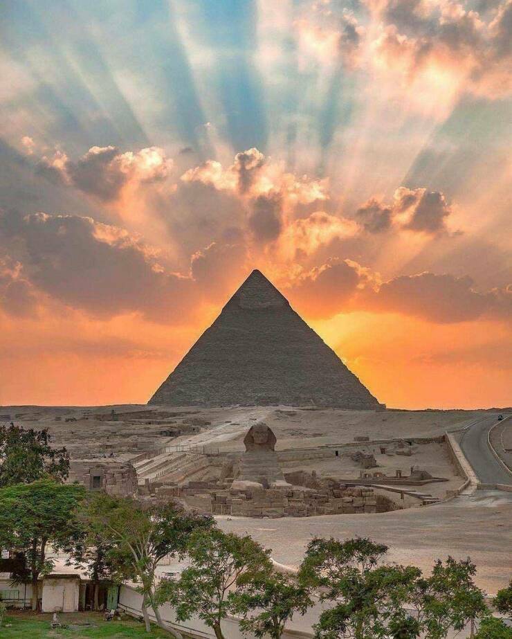 coolpyramidpic.jpg