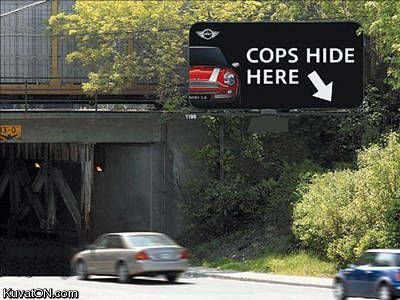 cops_hide_here_sign.jpg