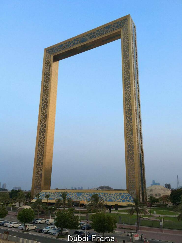 dubaiframe.jpg