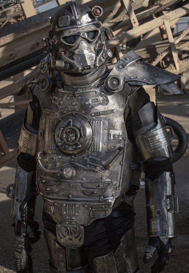 fallout_power_armor_cosplay.jpg