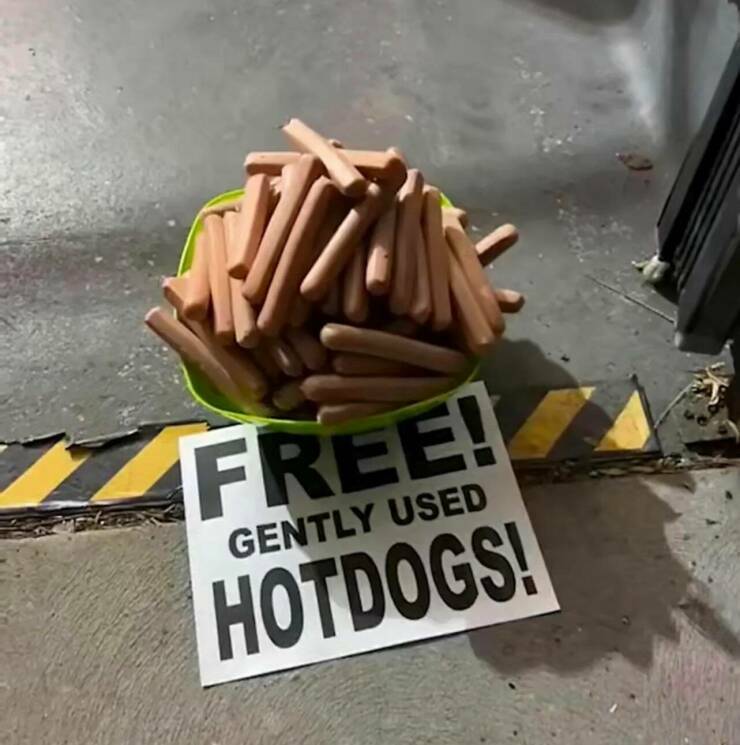 free_hotdogs.jpg