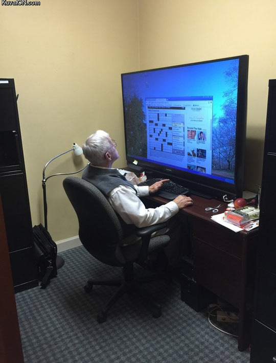 grandpa_knows_how_to_buy_a_monitor.jpg