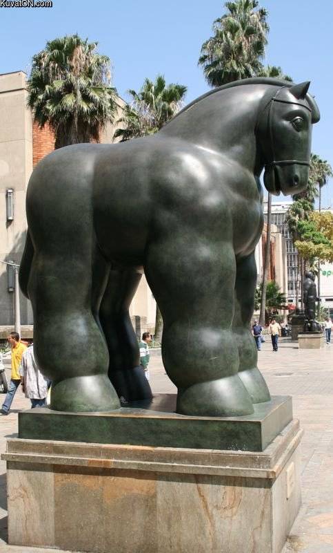 horsestatue.jpg