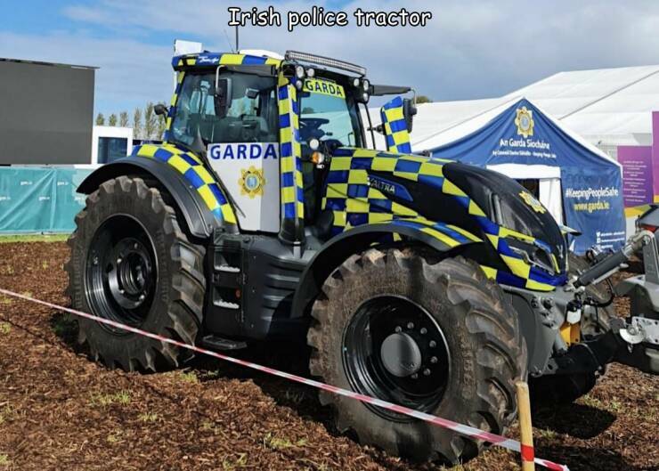 irishpolicetractor.jpg