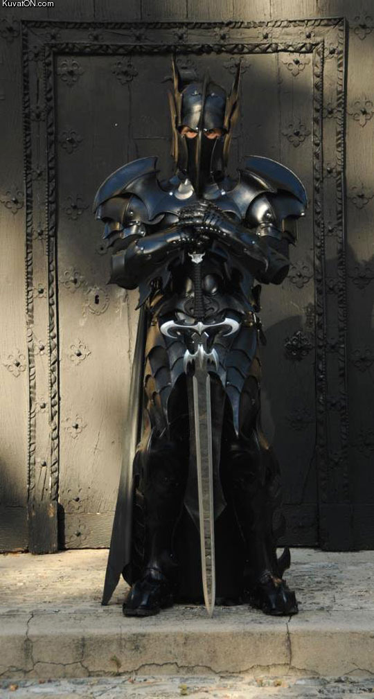 legendary_medieval_batman_armor.jpg