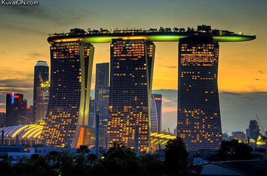 located_in_marina_bay__singapore.jpg