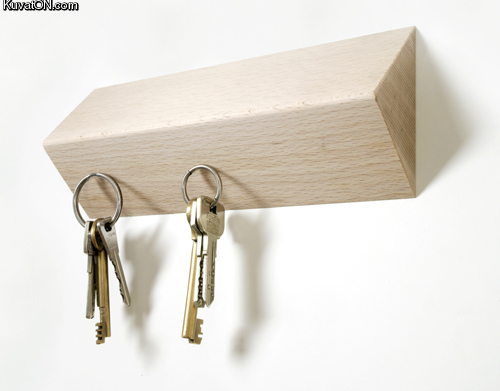 magnetic_key_holder.jpg