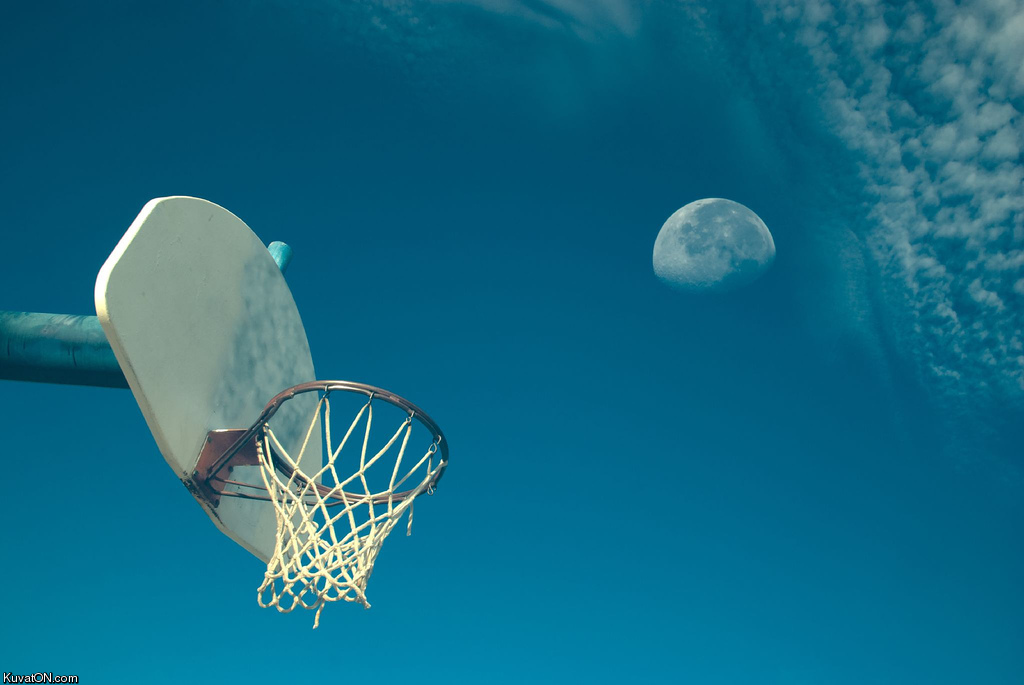 moon_slam_dunk.jpg