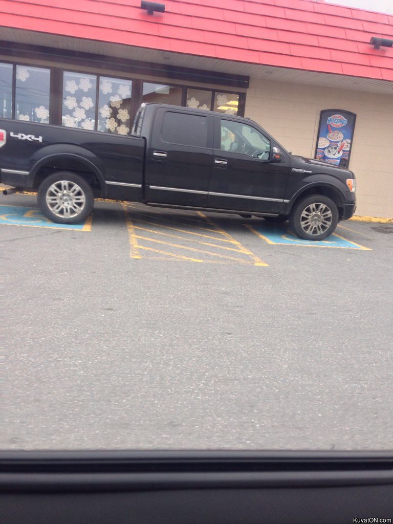 parking_like_a_idiot.jpg