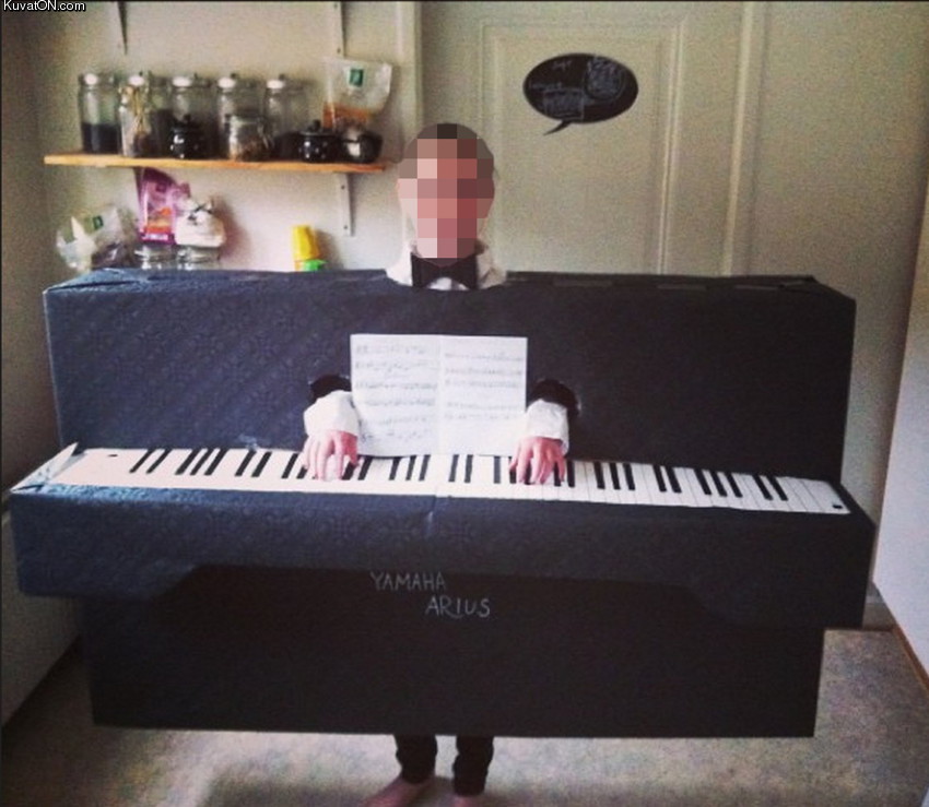 piano_costume.jpg