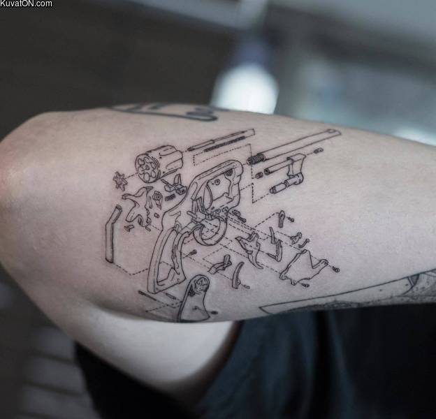 pistoltattoo.jpg