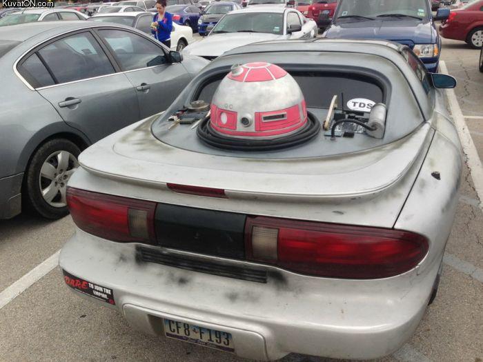 r2d2_car.jpg