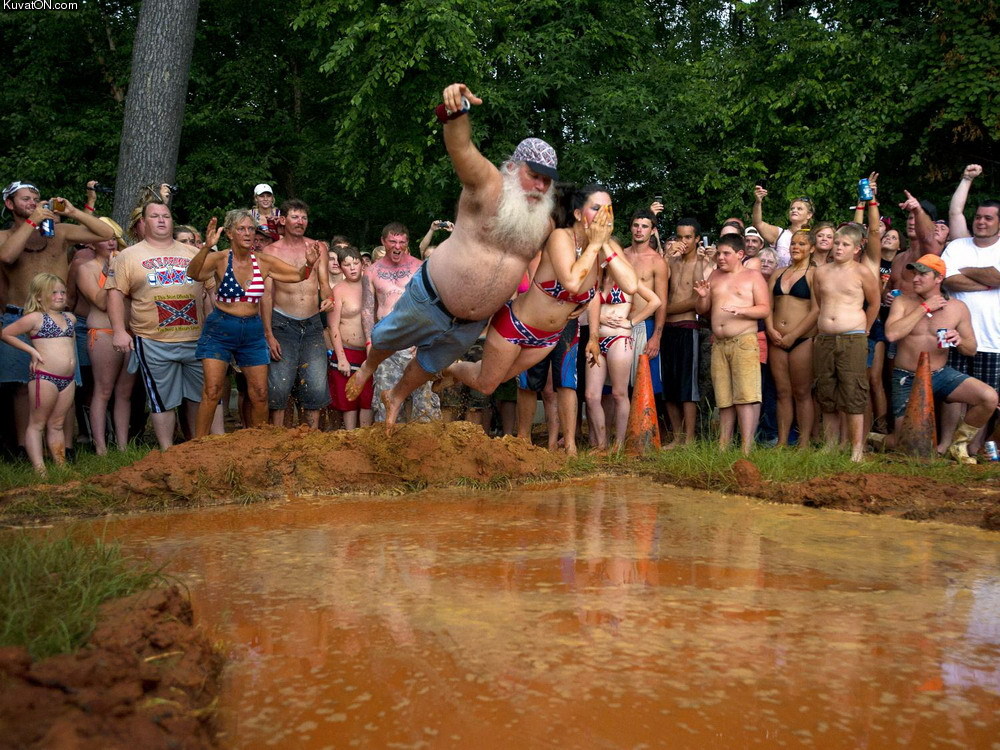 redneck_swimming_pool2.jpg