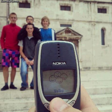 taking_photo_with_nokia.jpg