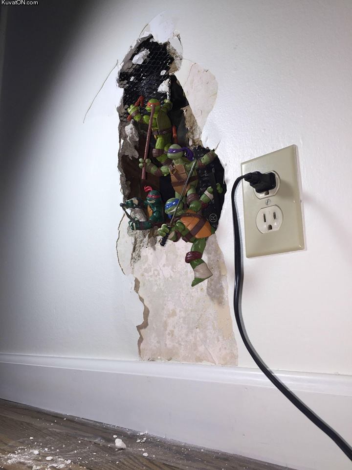 wall_got_busted_from_water_damage_i_think_it_looks_way_better_now.jpg