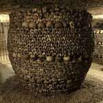 bones_in_paris_catacombs.jpg